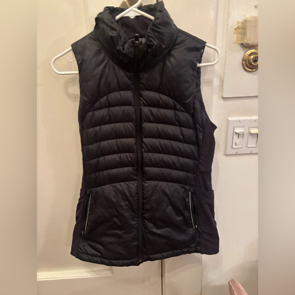 Lululemon Down for It All Vest, black, size 8